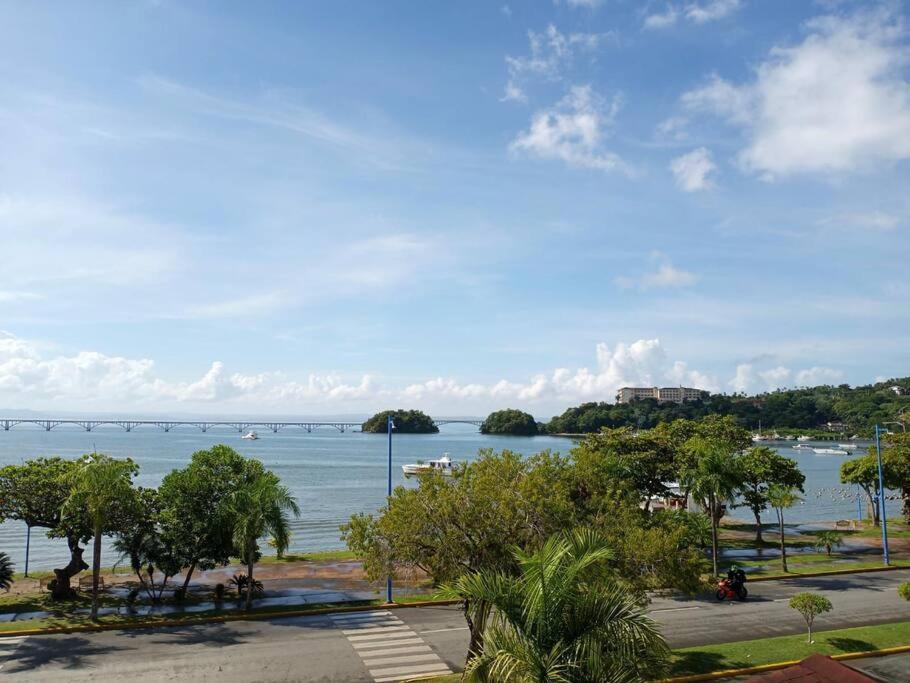 Indy'S Best Bay Frontview In Samana. Экстерьер фото